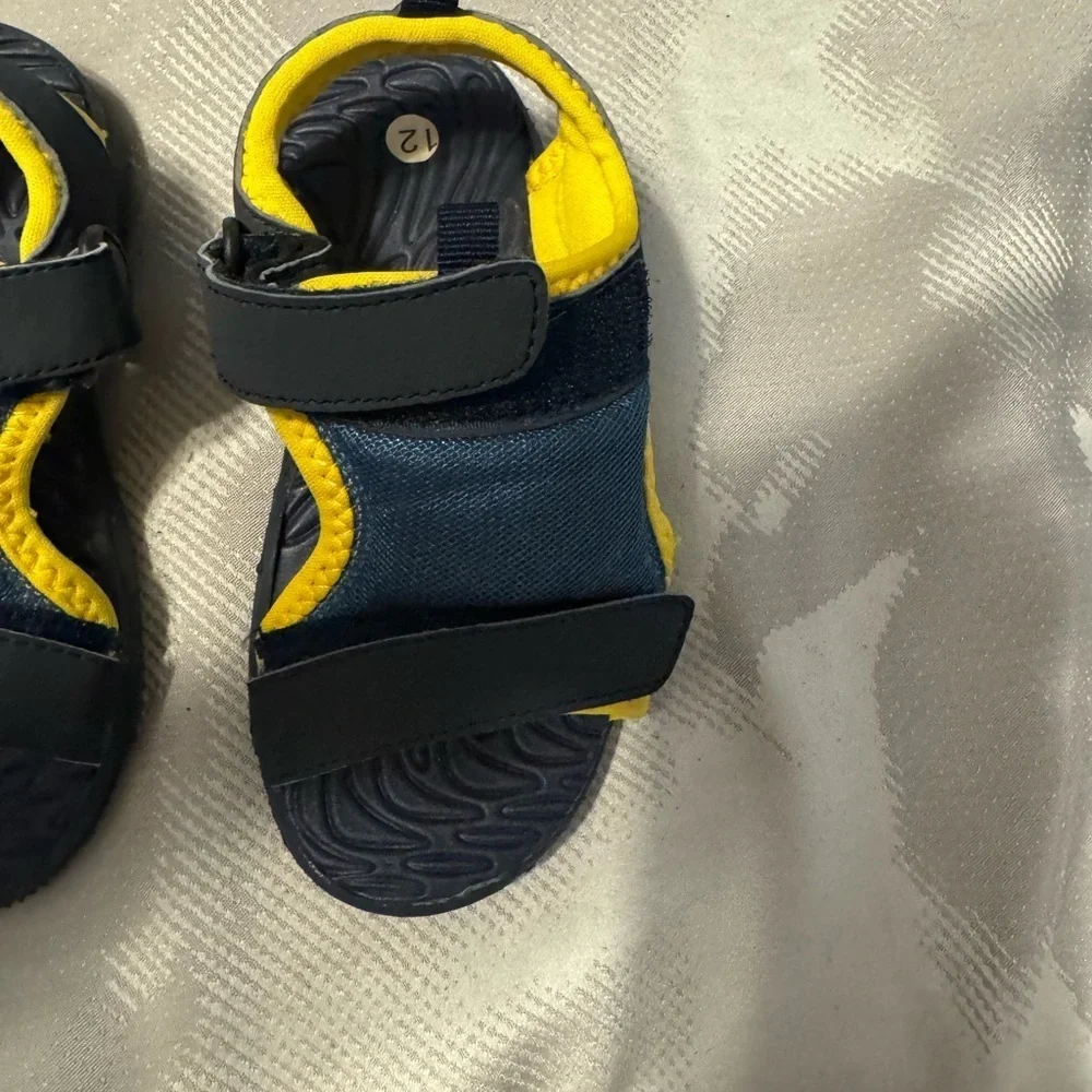 JRNDS Kids Water Shoes, Never Worn. Boys 12. Velcro‎ - Picture 2 of 9